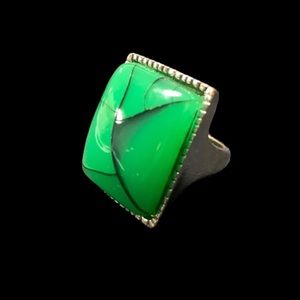 NWOT Jade ring